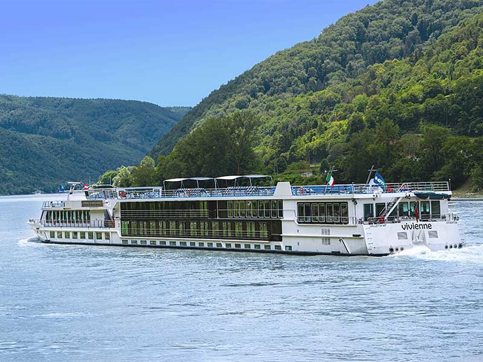 MS Vivienne auf der Donau
