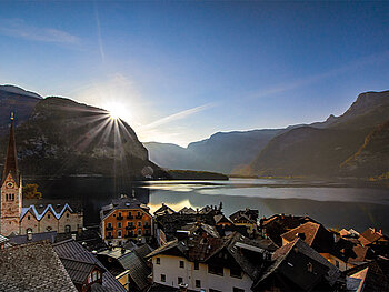 Blick auf den See und den Ort Hallstatt