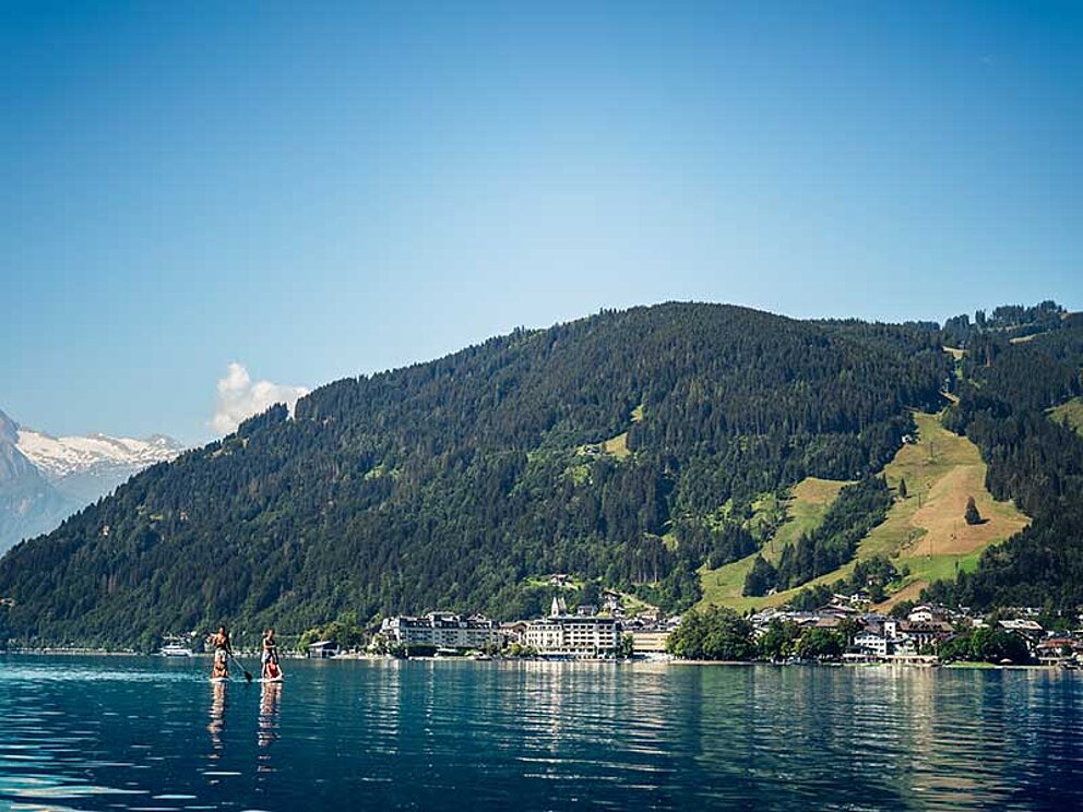 Zeller See mit Landschaft