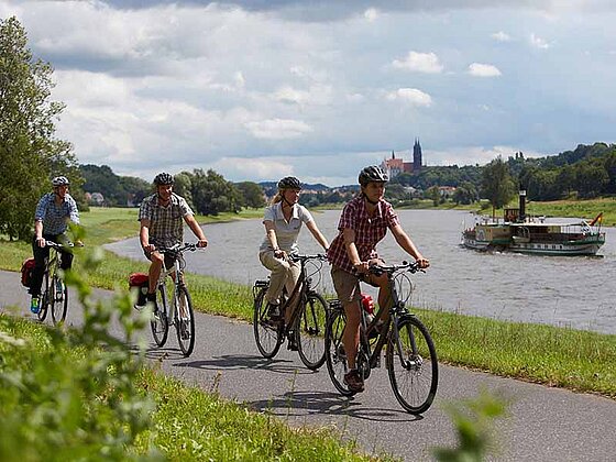 Radtour am Elberadweg vorbei an Meißen