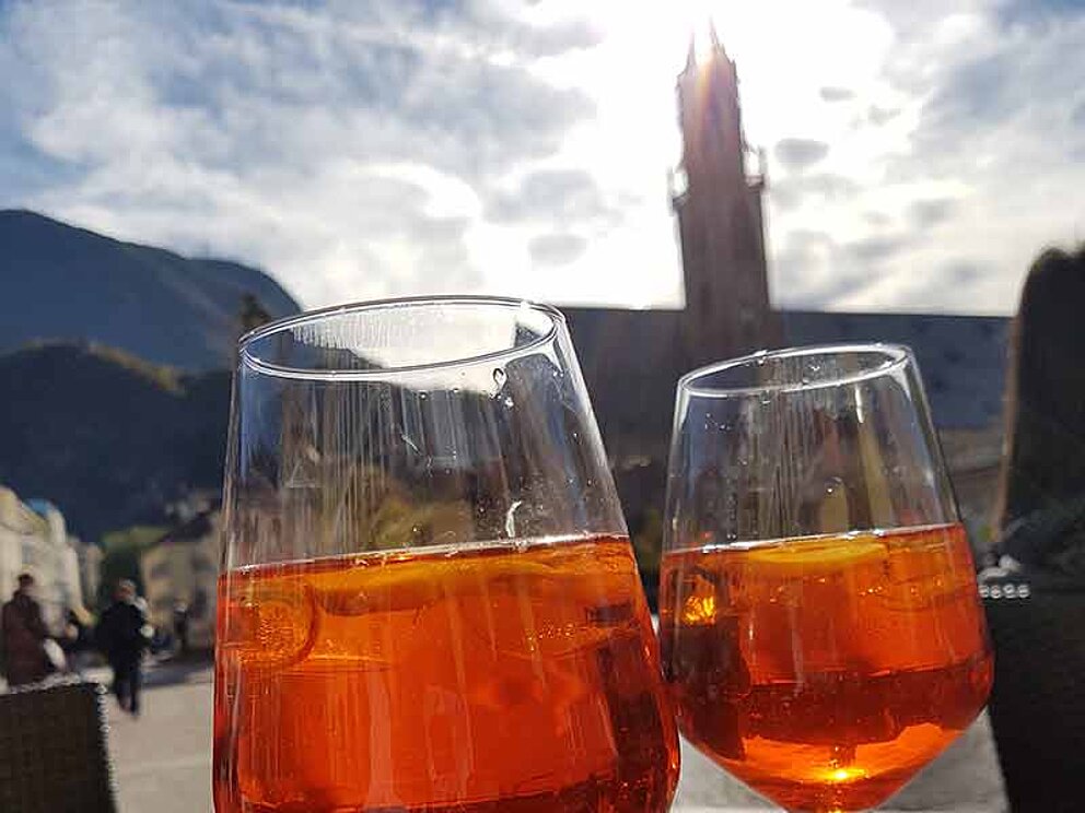 Aperolgenuss am Stadtplatz in Bozen