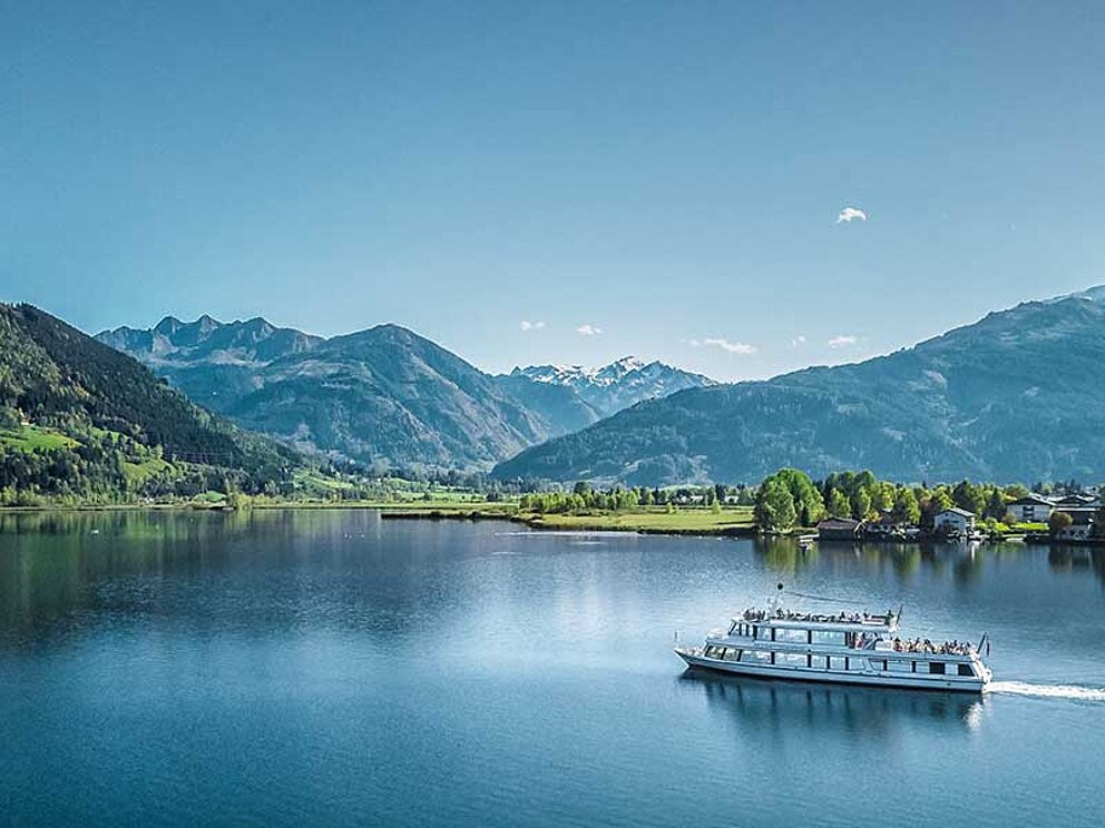 Ausflugsschiff in Zell am See
