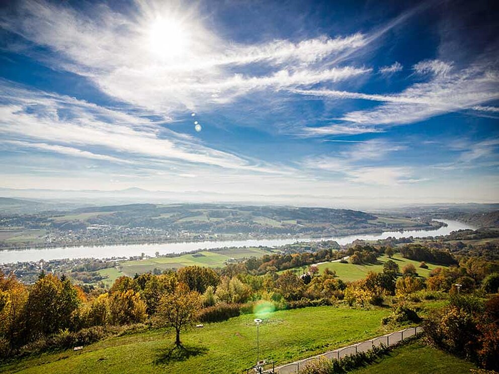 Blick vom Hotel Schachner bei Maria Taferl auf die Donau und Landschaft