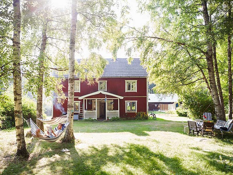ein typisches Schwedenhaus, mitten in einer Lichtung