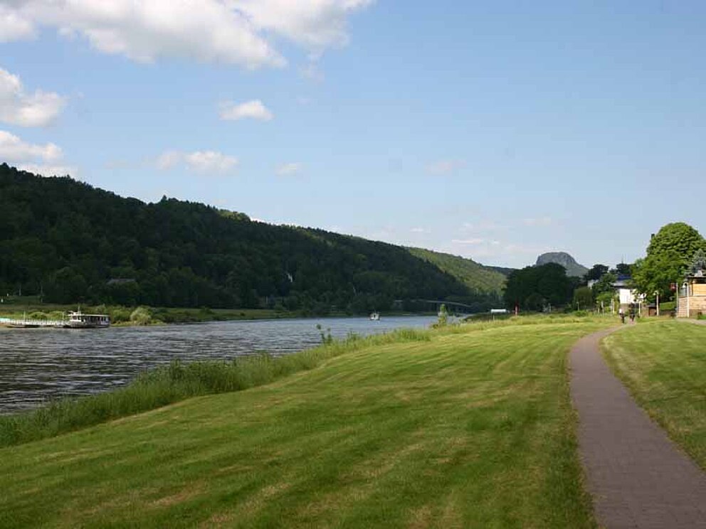 Elberadweg bei Bad Schantau in Deutschland