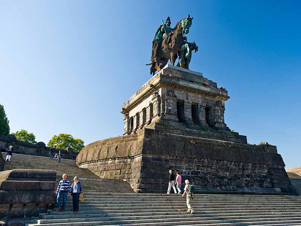 Kaiser Wilhelm Denkmal in Koblenz am Rheinradweg