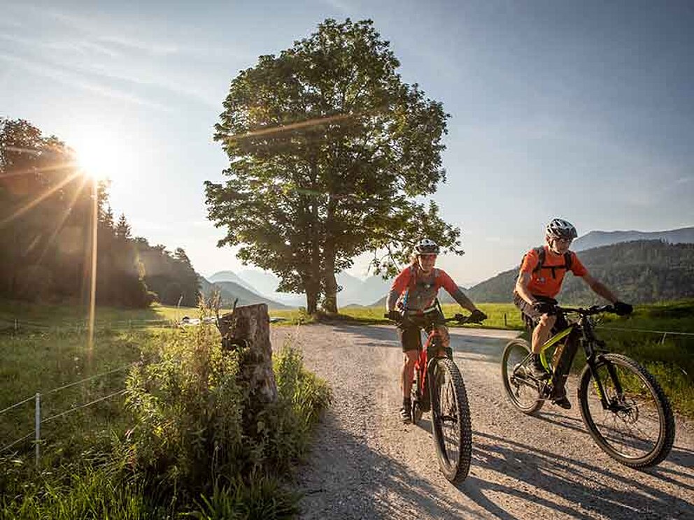 Zwei Biker unterwegs auf der Dachsteinrunde