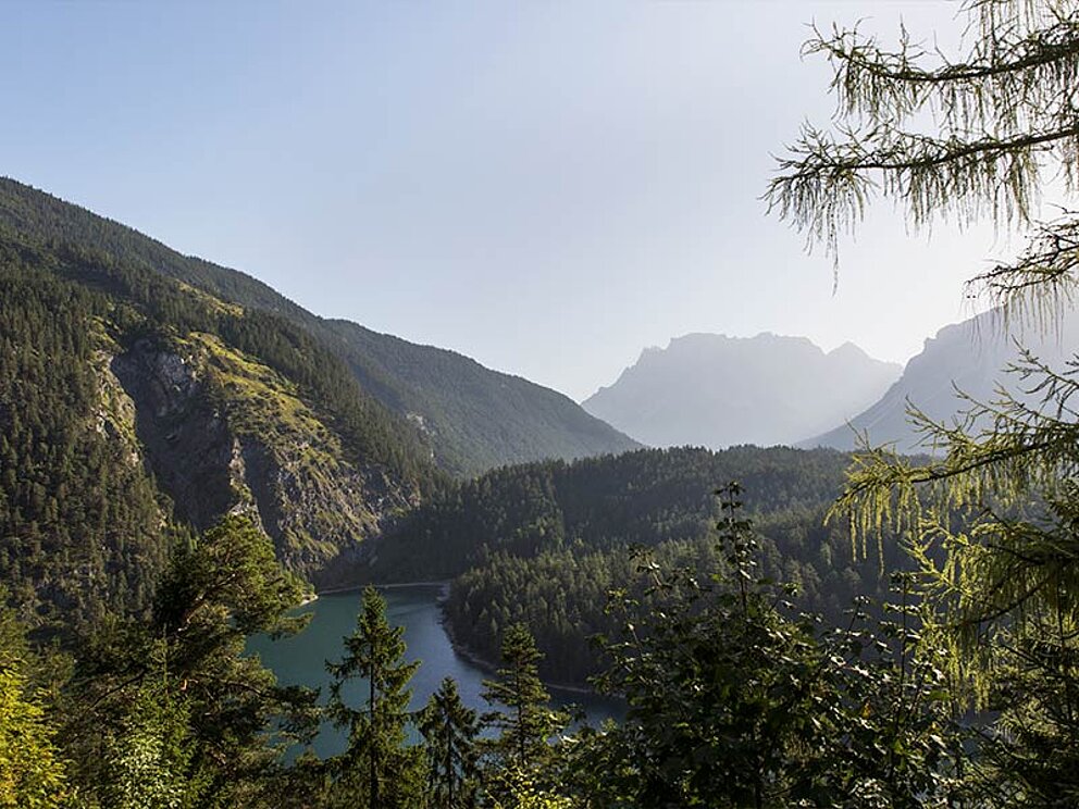 Bergpanorama mit Bergsee