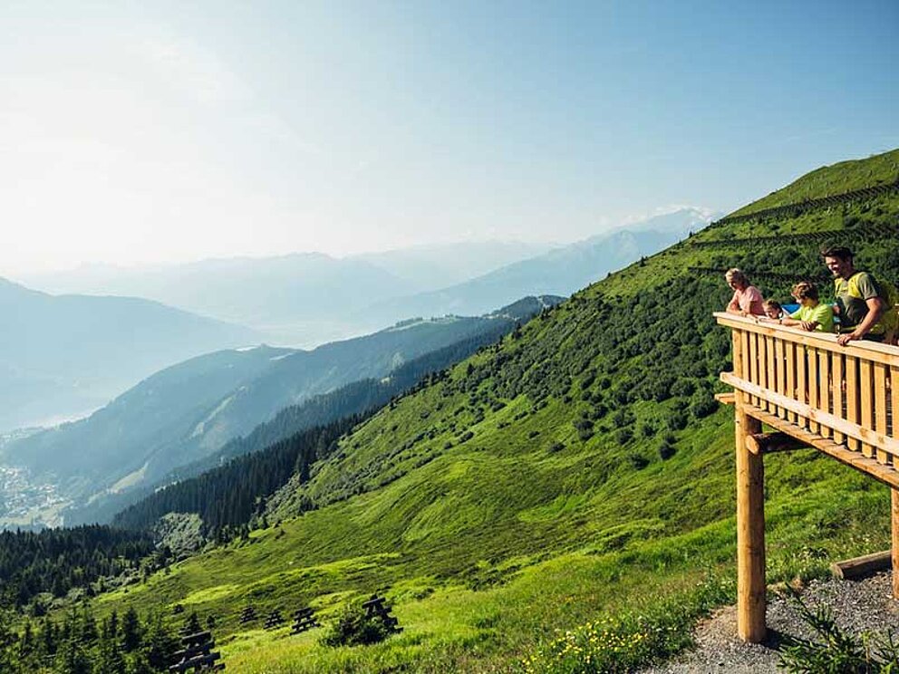 Aussichtsplattform Schmittenhöhe mit Menschen