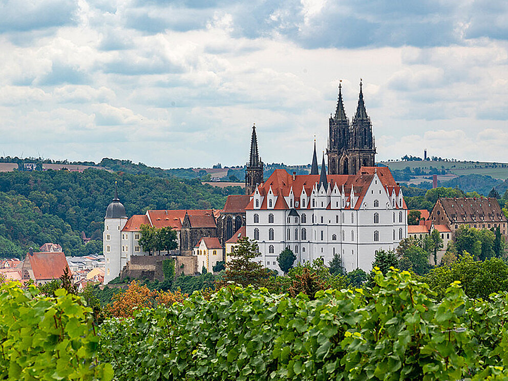 Die prachtvolle Albrechtsburg mit spitzen Giebeln.