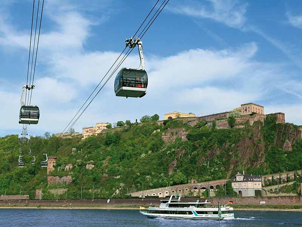 Festung Ehrenbreitstein mit Seilbahn in Koblenz in Deutschland