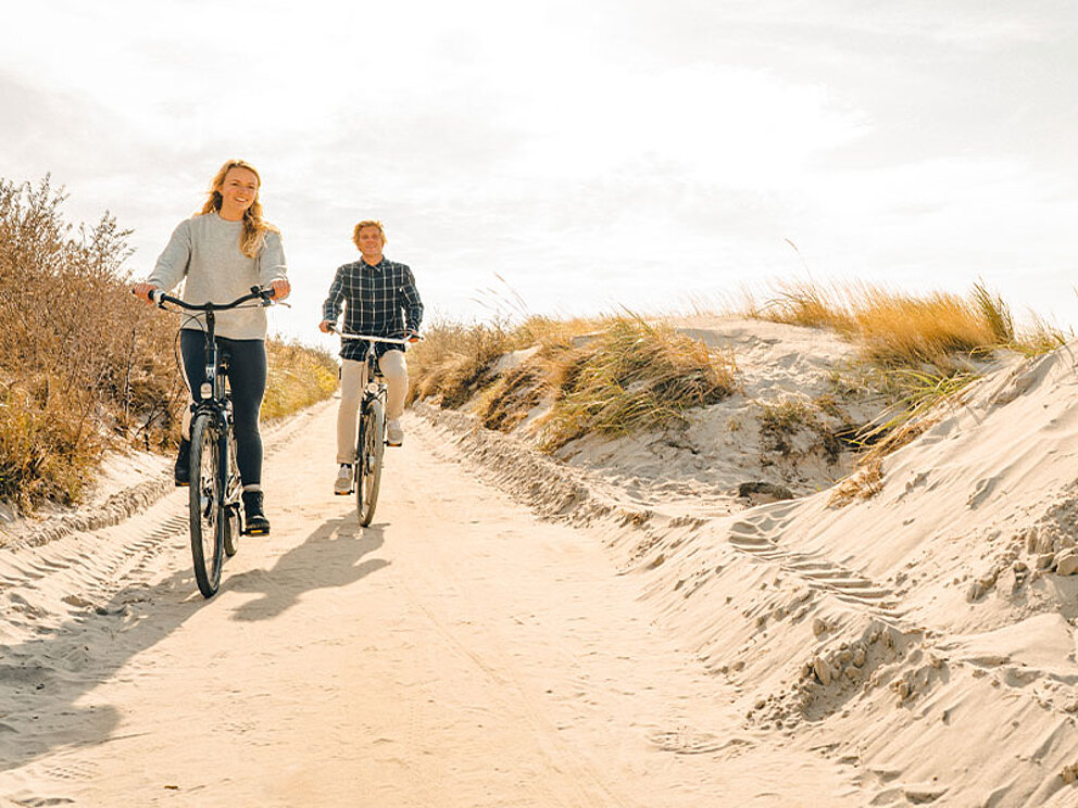 Radtour entlang der Dünen auf Hiddensee