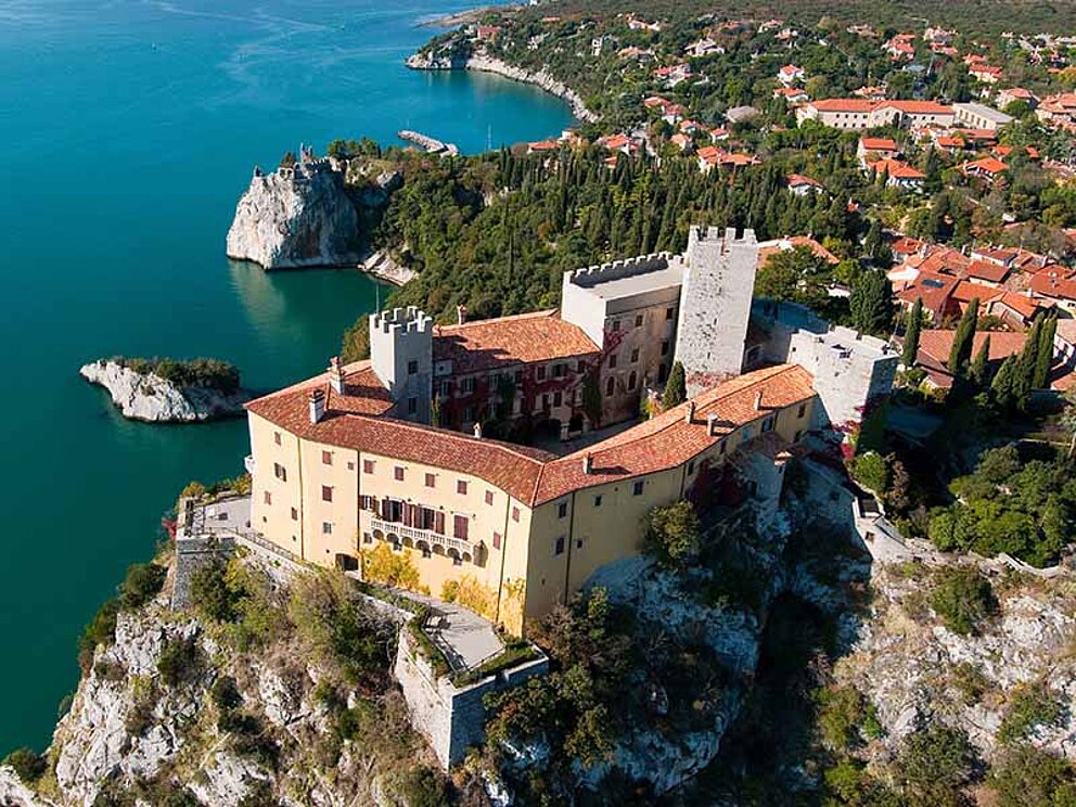 Schloss Duino mit Meerblick in Triest