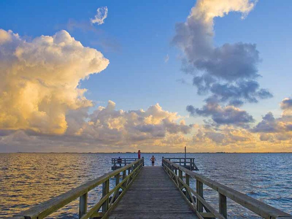 Steg in Husum an der Nordsee in Deutschland