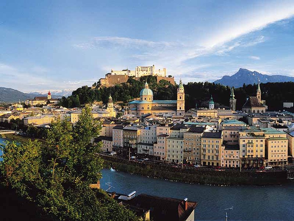 Panorama der Mozartstadt Salzburg mit Festung Hohensalzburg